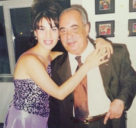 “Atam heç vaxt ona verilən gülləri evə gətirmirdi”— ÖZƏL “Atam heç vaxt ona verilən gülləri evə gətirmirdi”— ÖZƏL