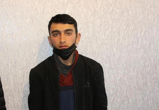 Azərbaycanda oyuncaq tapança ilə mağaza yarıldı — FOTOLAR Azərbaycanda oyuncaq tapança ilə mağaza yarıldı — FOTOLAR