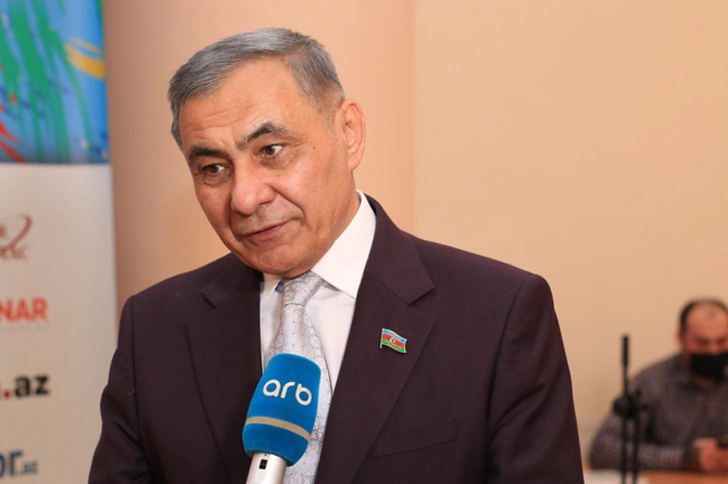 “Başla!” adlı sərgi baş tutdu — FOTOLAR “Başla!” adlı sərgi baş tutdu — FOTOLAR