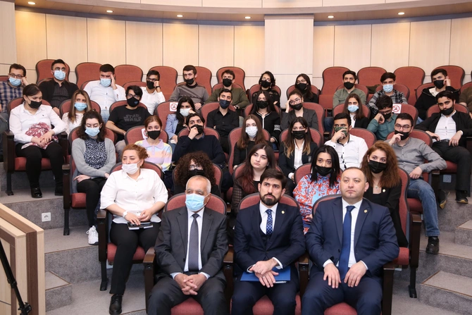 Bakı Ali Neft Məktəbində 31 Mart soyqırımı anıldı — FOTOLAR