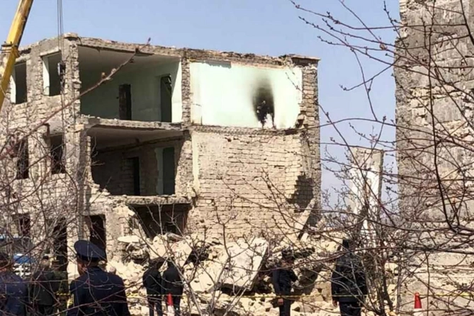 Naxçıvanda məktəb çökdü, ölənlər və yaralananlar var — FOTOLAR Naxçıvanda məktəb çökdü, ölənlər və yaralananlar var — FOTOLAR