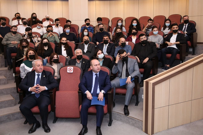 Bakı Ali Neft Məktəbində 31 Mart soyqırımı anıldı — FOTOLAR