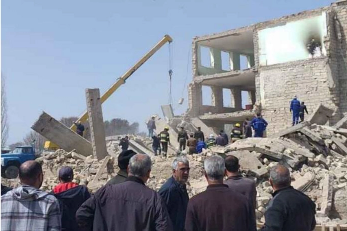 Naxçıvanda məktəb çökdü, ölənlər və yaralananlar var — FOTOLAR