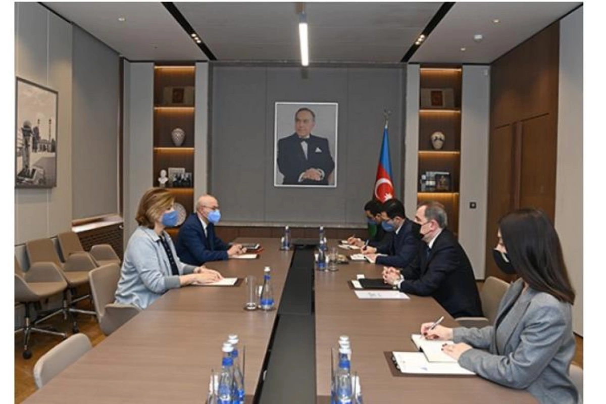 Ceyhun Bayramov BMT rəsmisi ilə görüşdü