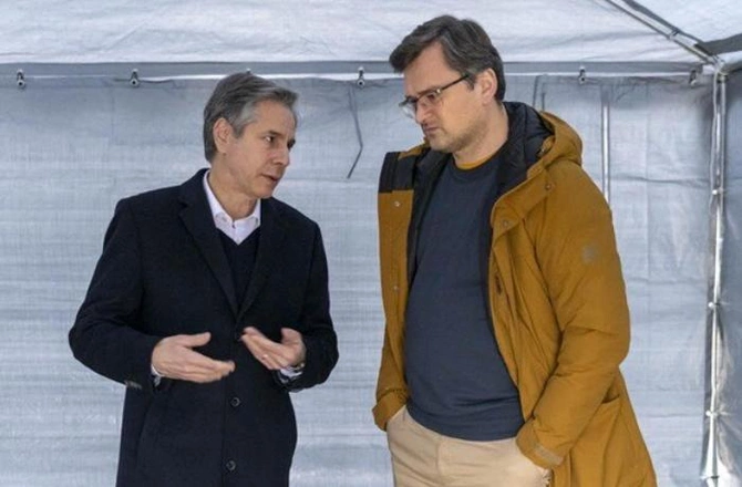 ABŞ dövlət katibi Ukraynanın XİN başçısı ilə Polşa sərhədində görüşdü — FOTO