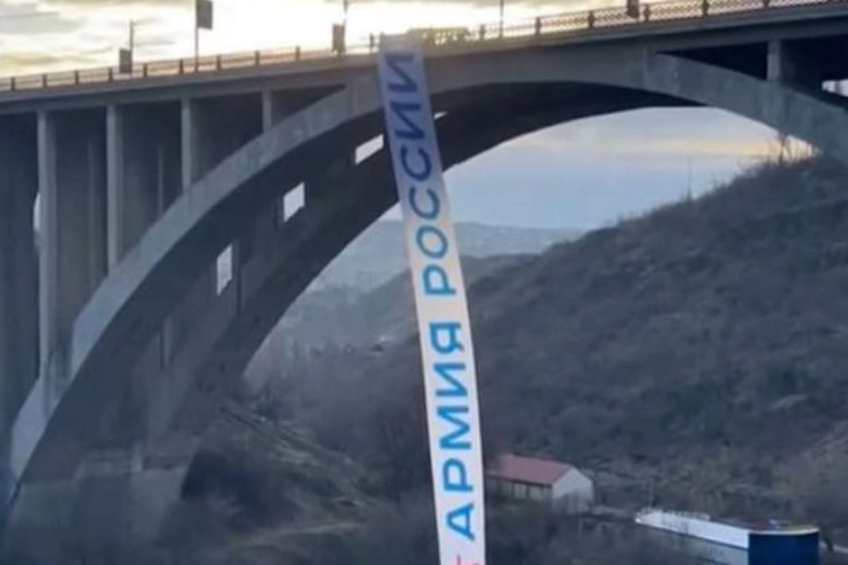 “Caliber”: Ukraynada müharibədir, ermənilər isə artıq onların ərazilərini bölüşdürür — VİDEO