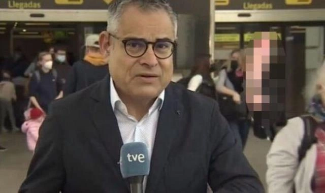 Məşhur telekanalda biabırçı anlar... — FOTO