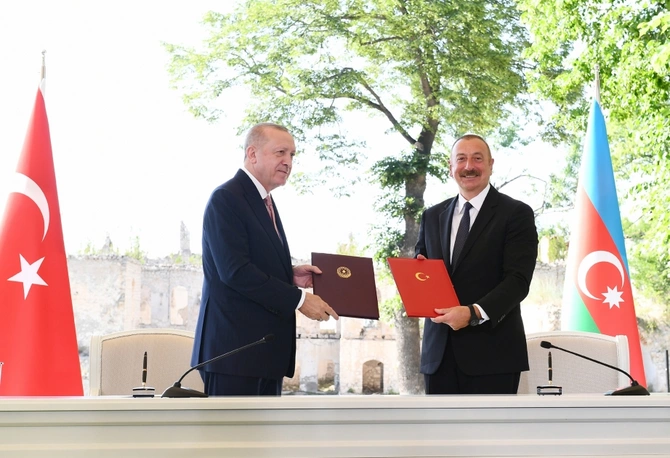 Postmüharibə dövrünün reallıqları: Regionun gündəliyini Azərbaycan diktə edir