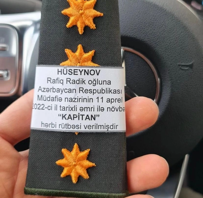 Azərbaycanlı güləşçiyə kapitan rütbəsi verildi — FOTO Azərbaycanlı güləşçiyə kapitan rütbəsi verildi — FOTO