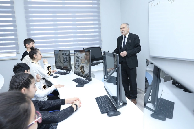 Abşeronlu şəhid övladları Azərbaycan Mülki Aviasiya Muzeyində — FOTOLAR