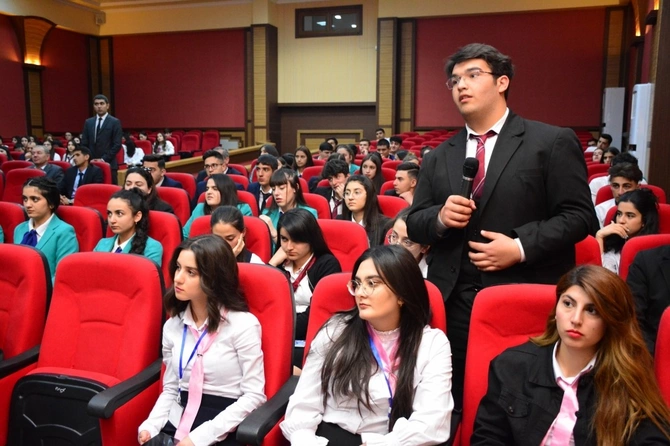 Naxçıvan Dövlət Universitetində “Mobil rabitə təlimi” keçirildi — FOTOLAR