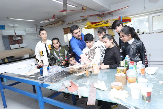 Abşeronlu şəhid övladları Azərbaycan Mülki Aviasiya Muzeyində — FOTOLAR
