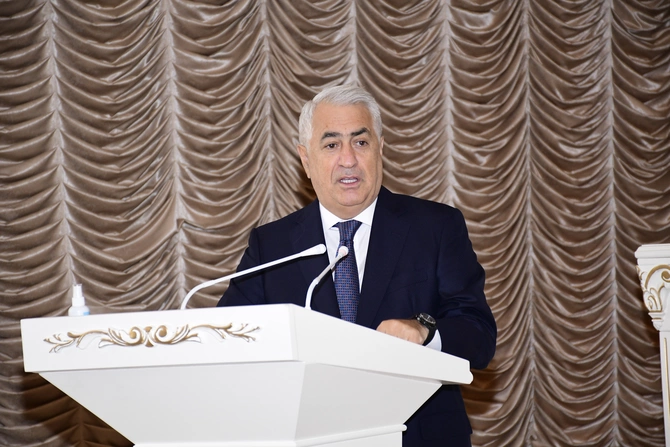 “Xalqın mütləq əksəriyyətinin dəstəyini qazanmış Prezident” mövzusunda konfrans keçirildi — FOTOLAR “Xalqın mütləq əksəriyyətinin dəstəyini qazanmış Prezident” mövzusunda konfrans keçirildi — FOTOLAR