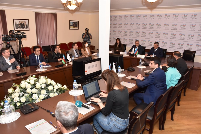 Qarabağ münaqişəsinin həllinə həsr olunmuş kitabın təqdimatı oldu — FOTOLAR Qarabağ münaqişəsinin həllinə həsr olunmuş kitabın təqdimatı oldu — FOTOLAR
