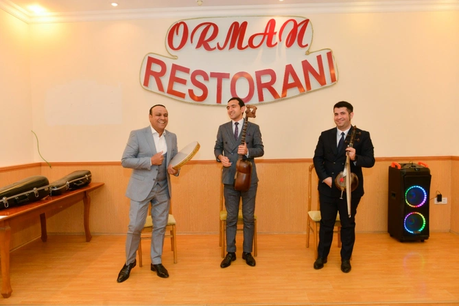 AY Partiya media mənsubları ilə iftar süfrəsində bir araya gəldi — FOTOLAR AY Partiya media mənsubları ilə iftar süfrəsində bir araya gəldi — FOTOLAR