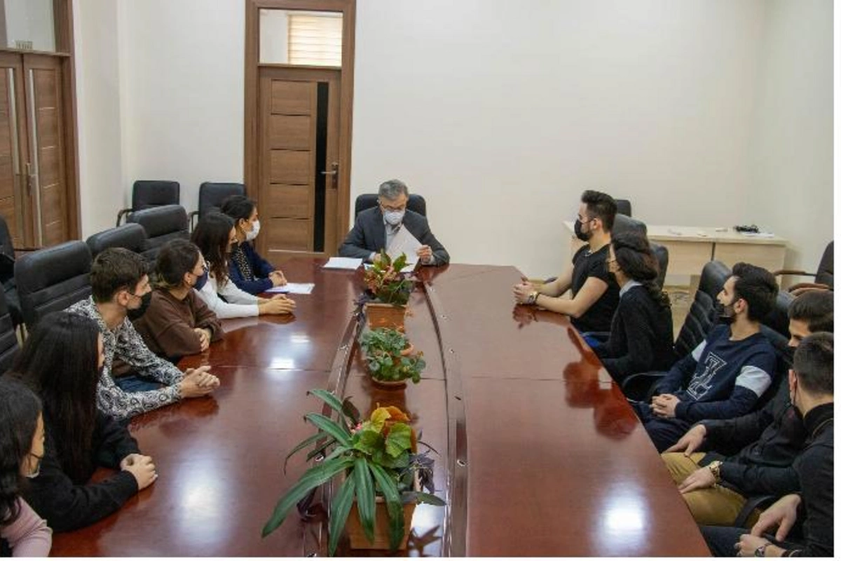 Qərbi Kaspi Universitetinin tələbəsi təhsilini Polşada davam etdirəcək — FOTOLAR