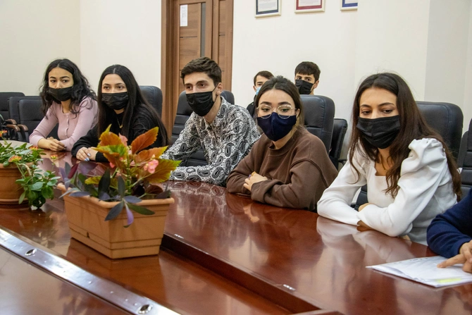 Qərbi Kaspi Universitetinin tələbəsi təhsilini Polşada davam etdirəcək — FOTOLAR Qərbi Kaspi Universitetinin tələbəsi təhsilini Polşada davam etdirəcək — FOTOLAR