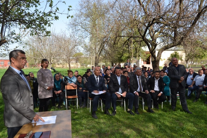 Alı Alıyev Şükürbəylidə vətəndaşlarla görüş keçirdi — FOTOLAR
