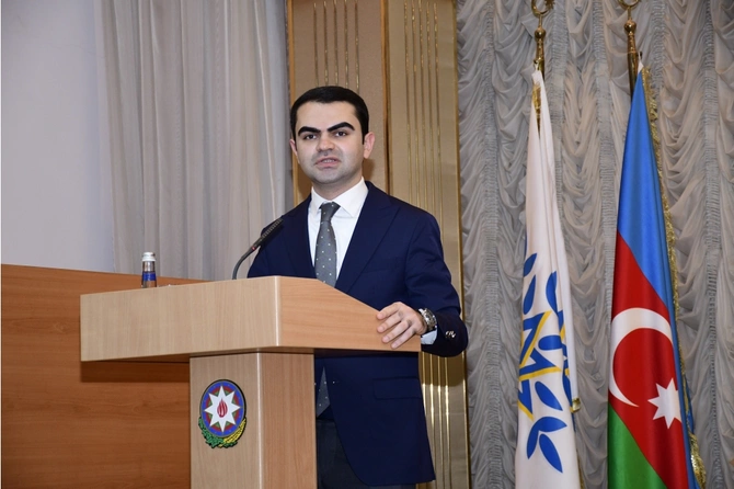 Gəncliyin gələcəyə baxışı... — FOTOLAR Gəncliyin gələcəyə baxışı... — FOTOLAR