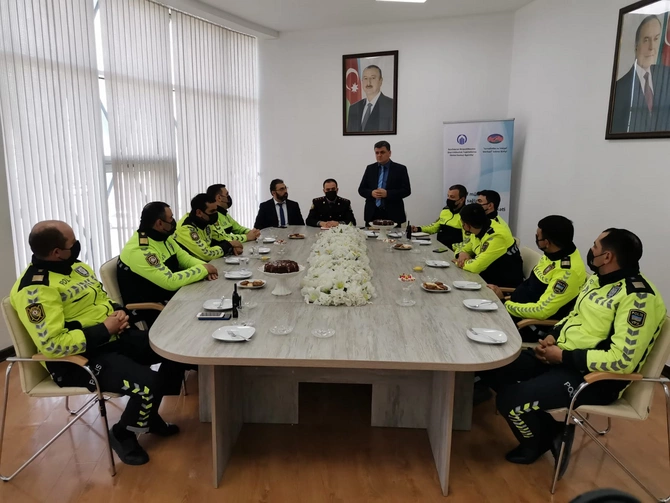 Yol polisləri ilə görüş: Ətraf mühit və insan sağlamlığının qorunması vacibdir — VİDEO Yol polisləri ilə görüş: Ətraf mühit və insan sağlamlığının qorunması vacibdir — VİDEO