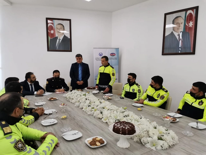 Yol polisləri ilə görüş: Ətraf mühit və insan sağlamlığının qorunması vacibdir — VİDEO Yol polisləri ilə görüş: Ətraf mühit və insan sağlamlığının qorunması vacibdir — VİDEO
