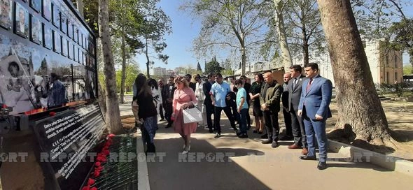 Gürcüstanın mədəniyyət xadimləri Gəncədə terror qurbanlarının xatirəsini anıblar — YENİLƏNİB + FOTO