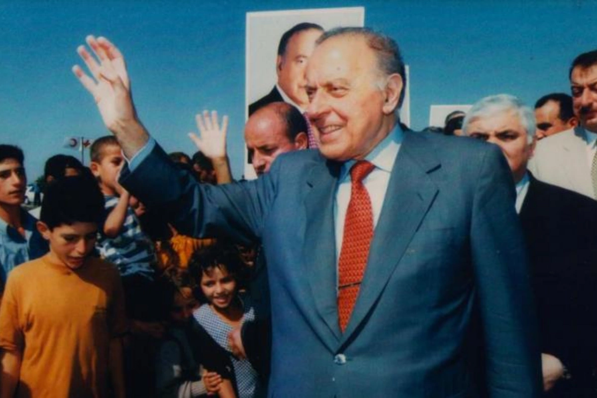 Heydər Əliyevin hakimiyyətə gəlməsinin 54-cü ildönümüdür