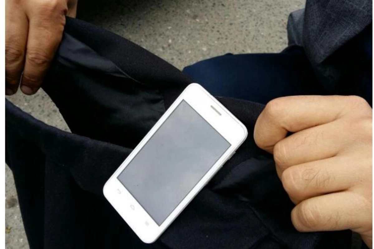 İçəri telefon keçirən 3 nəfər imtahandan xaric edildi