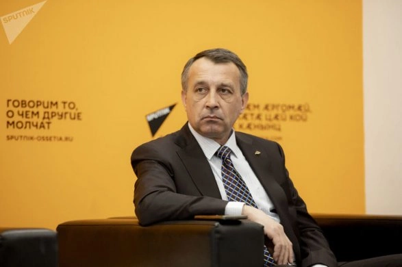 Eynulla Fətullayev Əli Həsənovun agentura şəbəkəsini ifşa etdi — FOTOLAR