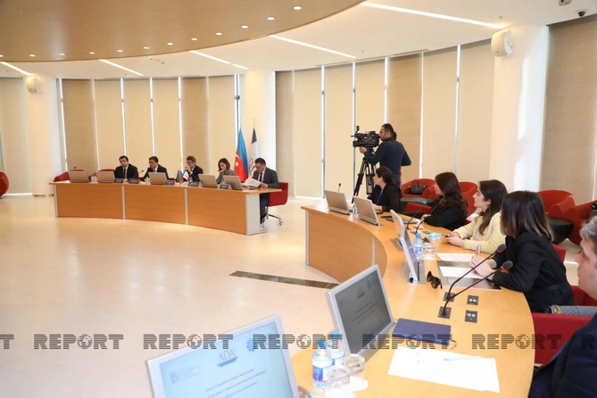 “Media və kommunikasiya siyasəti medianın gözü ilə” mövzusunda seminar keçirildi — YENİLƏNİB “Media və kommunikasiya siyasəti medianın gözü ilə” mövzusunda seminar keçirildi — YENİLƏNİB