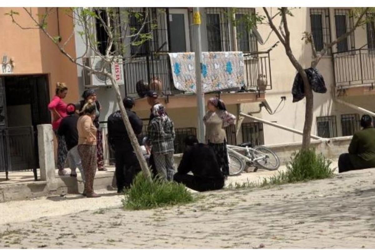 Cinsi istismarda ittiham olunan qonşunun əşyalarını yandırdılar — FOTOLAR