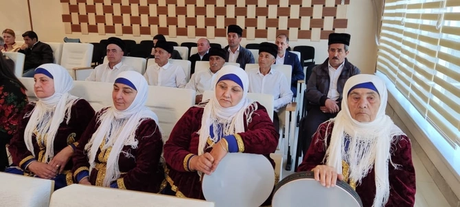 Lənkəranda azsaylı xalqların mədəniyyətləri öyrənilir — FOTOLAR Lənkəranda azsaylı xalqların mədəniyyətləri öyrənilir — FOTOLAR