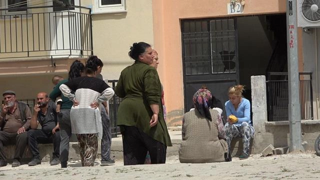 Cinsi istismarda ittiham olunan qonşunun əşyalarını yandırdılar — FOTOLAR Cinsi istismarda ittiham olunan qonşunun əşyalarını yandırdılar — FOTOLAR