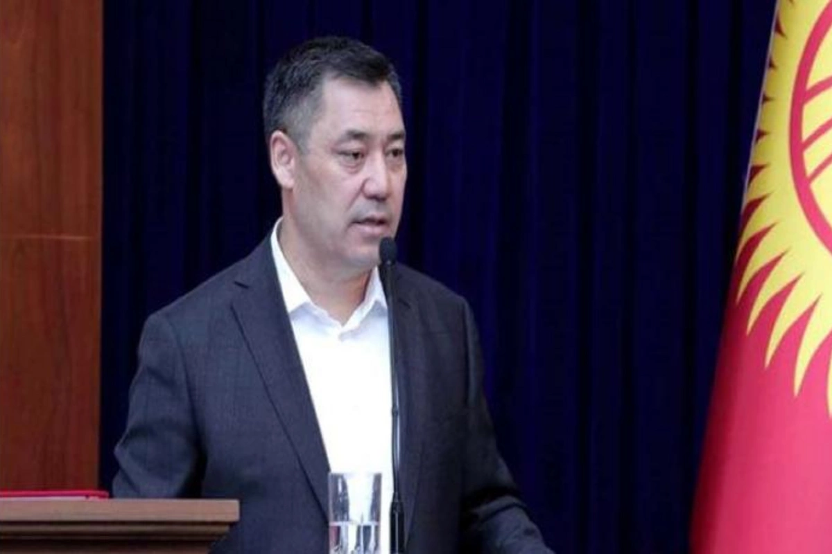 Sadır Japarov Heydər Əliyevin məzarını ziyarət edib