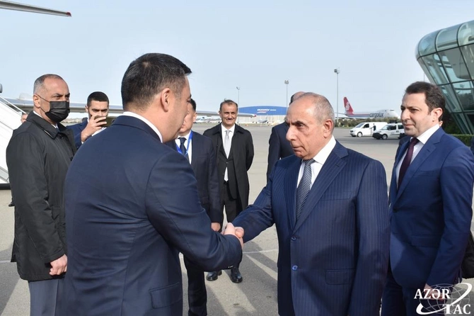 Qırğız Respublikasının Prezidenti Azərbaycana gəldi