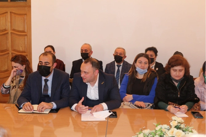 YAP Xətai rayon təşkilatında fəallarla növbəti görüş keçirildi — FOTOLAR YAP Xətai rayon təşkilatında fəallarla növbəti görüş keçirildi — FOTOLAR
