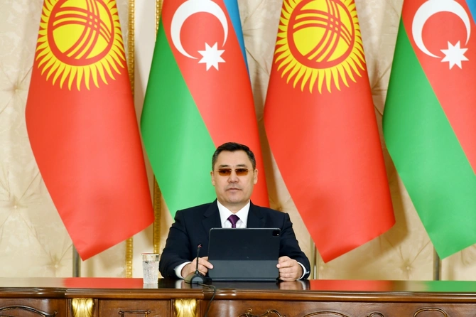 Azərbaycan və Qırğızıstan prezidentləri mətbuata bəyanatlarla çıxış etdilər — YENİLƏNİB Azərbaycan və Qırğızıstan prezidentləri mətbuata bəyanatlarla çıxış etdilər — YENİLƏNİB