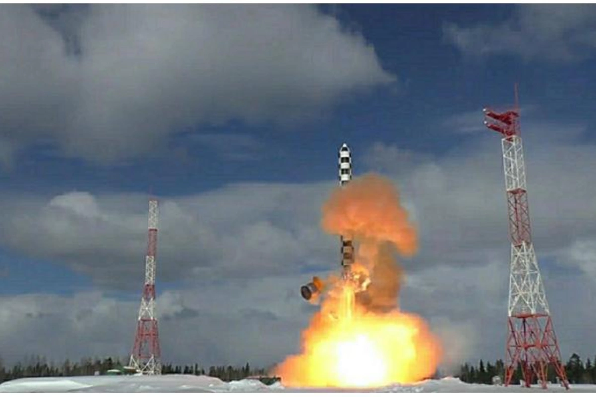 Rusiya ballistik raketini sınaqdan keçirdi