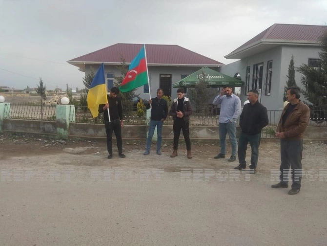 Rusiya hərbçilərinin girovluğundan azad olunan azərbaycanlı vətənə qayıtdı — FOTOLAR Rusiya hərbçilərinin girovluğundan azad olunan azərbaycanlı vətənə qayıtdı — FOTOLAR