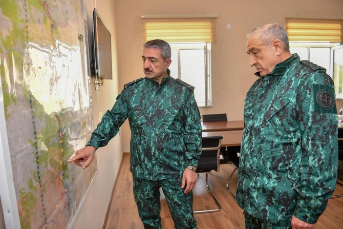 Prezidentin köməkçisi və DSX rəisi Ermənistanla sərhədə getdi — FOTOLAR Prezidentin köməkçisi və DSX rəisi Ermənistanla sərhədə getdi — FOTOLAR