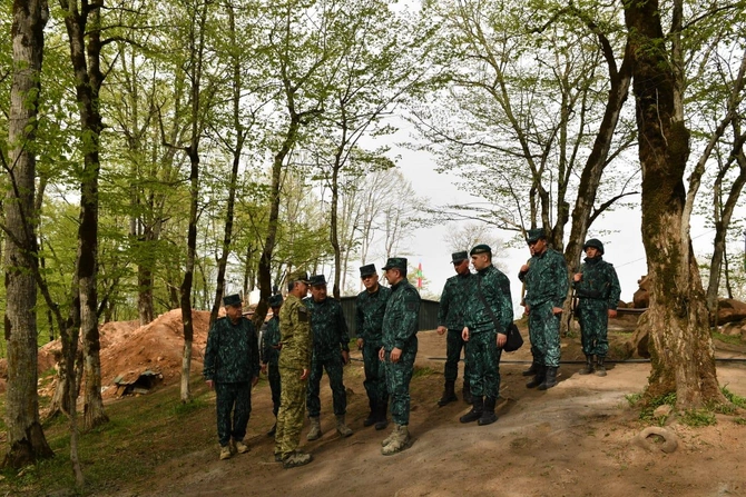 Prezidentin köməkçisi və DSX rəisi Ermənistanla sərhədə getdi — FOTOLAR Prezidentin köməkçisi və DSX rəisi Ermənistanla sərhədə getdi — FOTOLAR