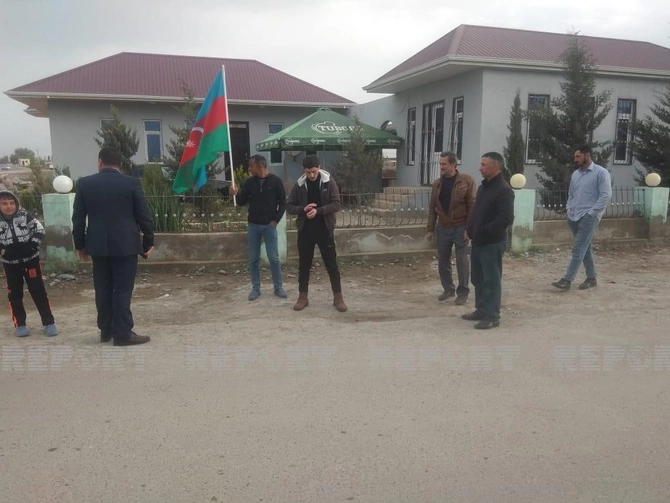 Rusiya hərbçilərinin girovluğundan azad olunan azərbaycanlı vətənə qayıtdı — FOTOLAR Rusiya hərbçilərinin girovluğundan azad olunan azərbaycanlı vətənə qayıtdı — FOTOLAR