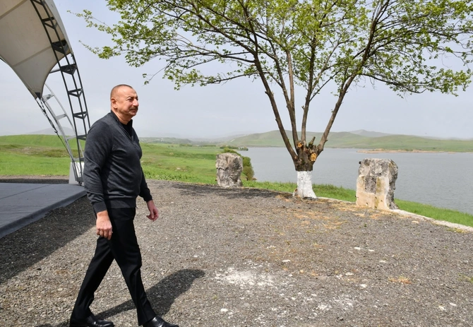 Prezident Daşaltıya getdi — FOTOLAR (YENİLƏNDİ) Prezident Daşaltıya getdi — FOTOLAR (YENİLƏNDİ)