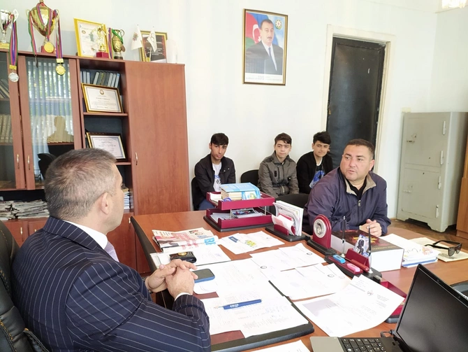 Salyanda qalib idmançılarla görüş keçirildi — FOTOLAR
