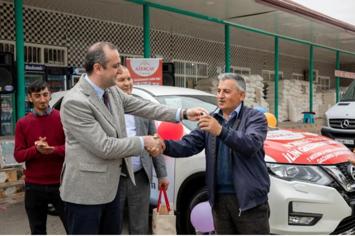 “Azerçay” tərəfindən keçirilən lotereyanın qalibinə avtomobil təqdim olundu — FOTOLAR