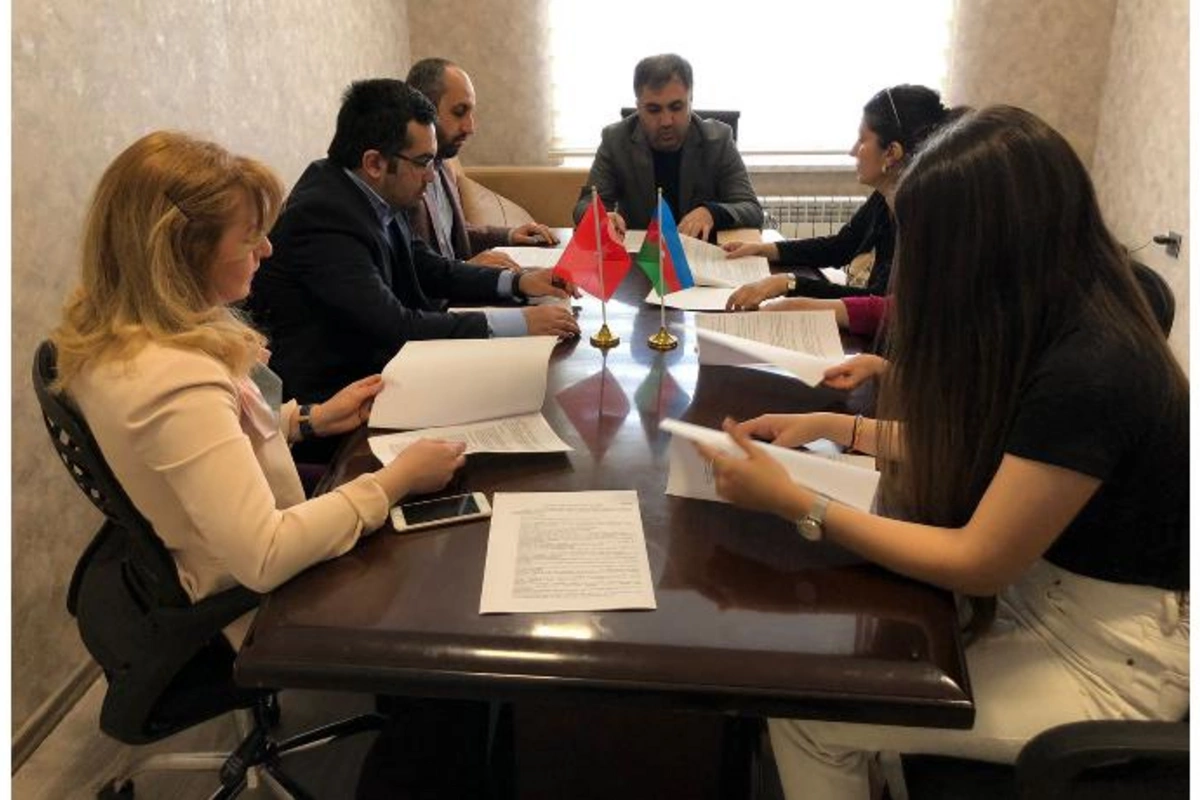 “Demokrat.az”da MEDİA-nın tövsiyə etdiyi redaksiya siyasəti və peşə etikası müzakirə olundu — FOTOLAR