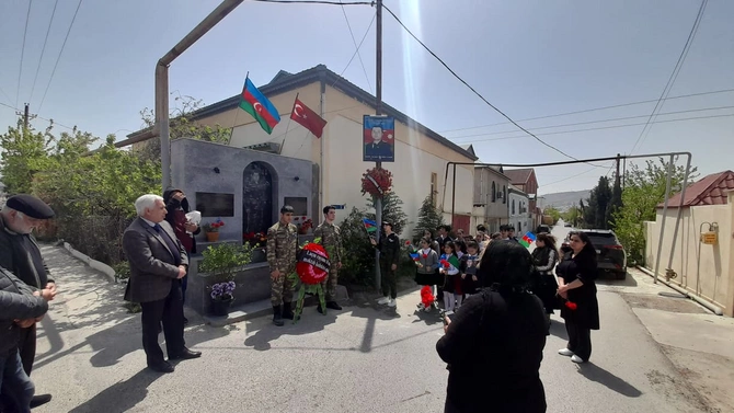 Şəhid Nicat Abdullayevin xatirəsi anıldı — FOTOLAR Şəhid Nicat Abdullayevin xatirəsi anıldı — FOTOLAR