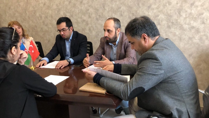 “Demokrat.az”da MEDİA-nın tövsiyə etdiyi redaksiya siyasəti və peşə etikası müzakirə olundu — FOTOLAR