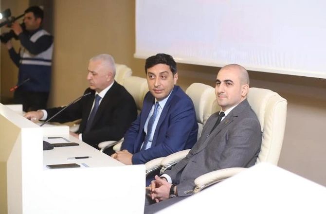 Gənclər və idman naziri Avropa çempionatında uğur qazanmış karateçilərlə görüşdü — FOTOLAR