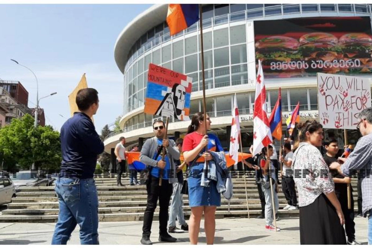Gürcüstanda təxribatçı ermənilər polisin göstərişlərinə əməl etmirlər — FOTOLAR